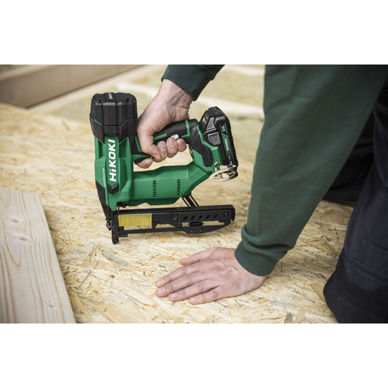 Agrafeuse 18V - Gauge 18 - 18Ga Couronne Étroite - 2.4Kg - No Batt/No Charg. -Hi