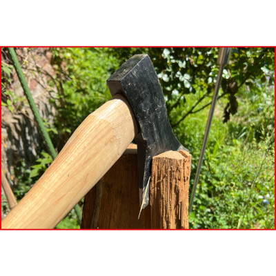 Hache À Fendre, Tete 1250 G, Manche Hickory Maintenu Avec Coins En Acier