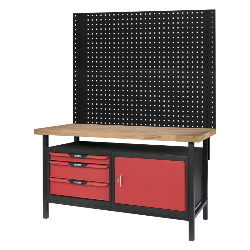 Lot D'Un Établi D'Atelier L. 1M50 Et De Panneaux Perforés