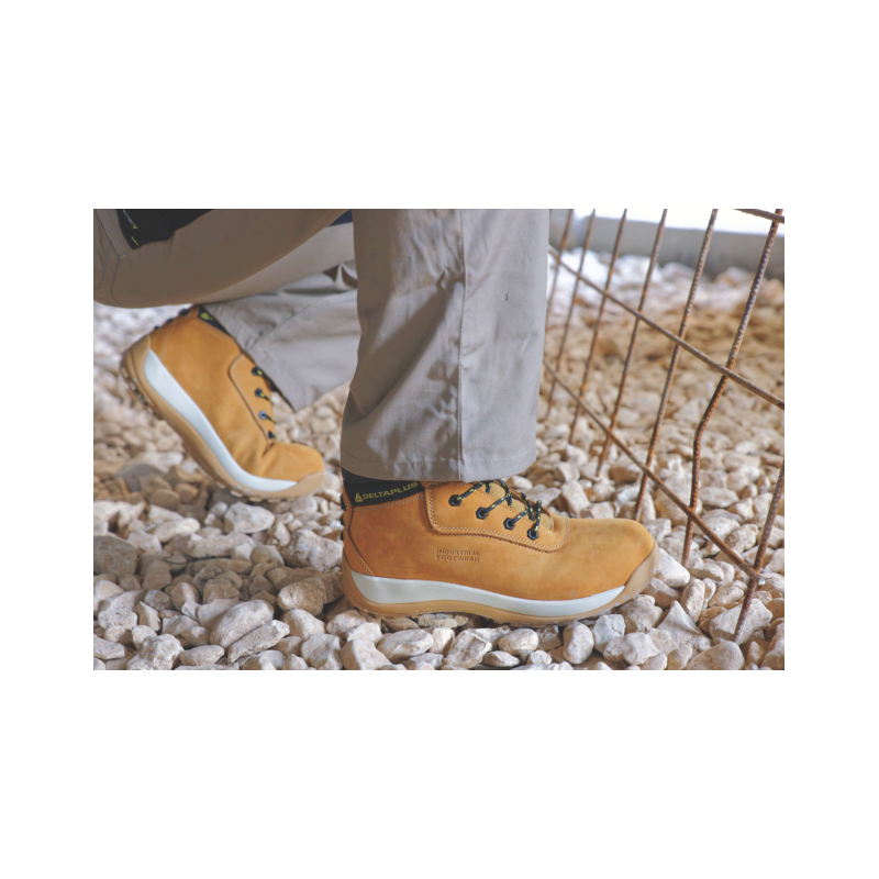 Chaussure Haute - Cuir - Nubuck - Semelle : Pu/Caoutchouc Chaussure Sagas3 - Mise en situation