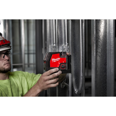 L4 Cllp-301C - Laser Vert 2 Lignes Avec Aplomb, 4V, 3Ah-Milwaukee Machines