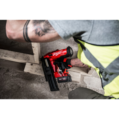 M18 FFN21-0C - Cloueur de charpente FUEL 21°, 18V, sans batterie - Coffret, sans batterie, ni chargeur