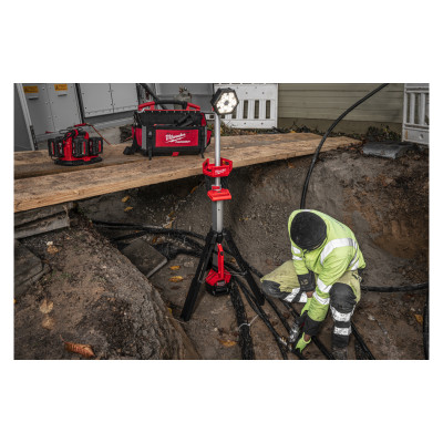 M18 SAL2-502B - Projecteur trépied de chantier 18V, 5Ah, 2800 Lumens - Sac de Transport, 2 batteries Red Li-Ion 18V 5.0Ah, charg