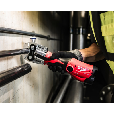M12 ONEHPT-202C - Sertisseuse ONE KEY, 12V, 2 Ah, 3 Mâchoires Profil GEBERIT Mapress - Coffret, 2 batteries 12V 2Ah, 1 chargeur 