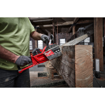 M18 FCHS35-122 - Tronçonneuse FUEL 18V, 12,0 Ah, guide de 35 cm - Carton, 2 batteries 18V FORGE 12,0 Ah, 1 chargeur M12-18 FC