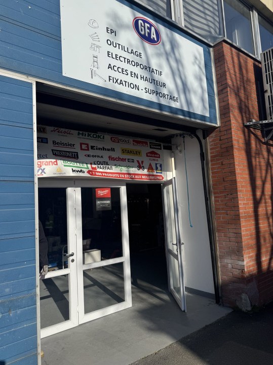 Façade du magasin GFA Pro, 12 rue des Cerisiers à Lisses